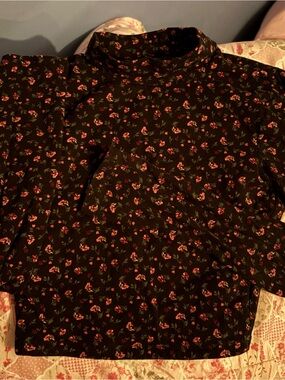 Aéropostale Seriously Soft Black Floral Top with Pink Roses turtleneck